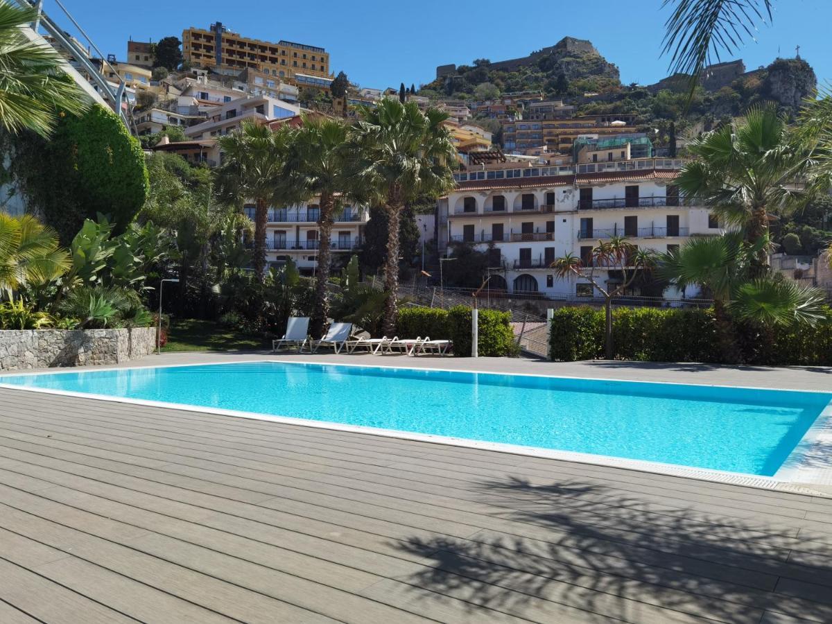 Minerva Luxury Apartment & Tulipan Apartment By Taormina Holidays Luaran gambar